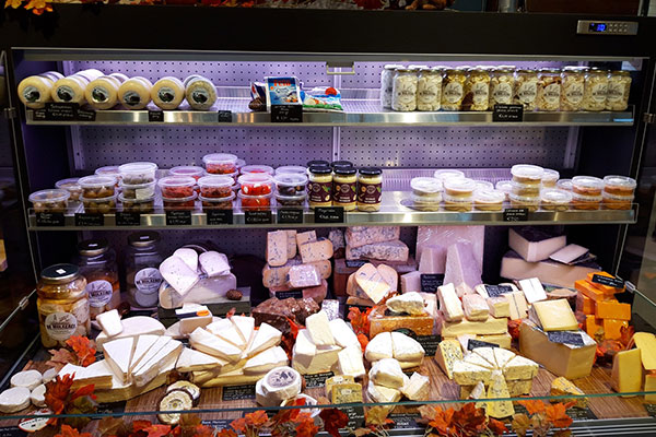 Nylander biologische kaas, boter en vlees van jersey koeien in Friesland